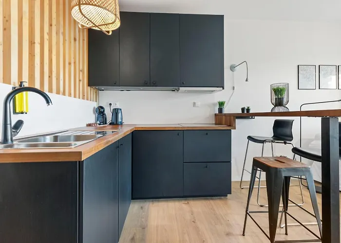 Lam Stadium - Terrace 14m2 *